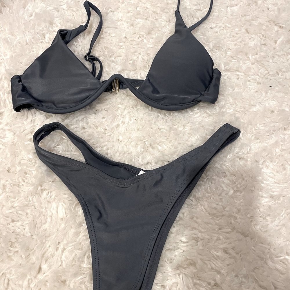 Navy bikini with underwire - size XS